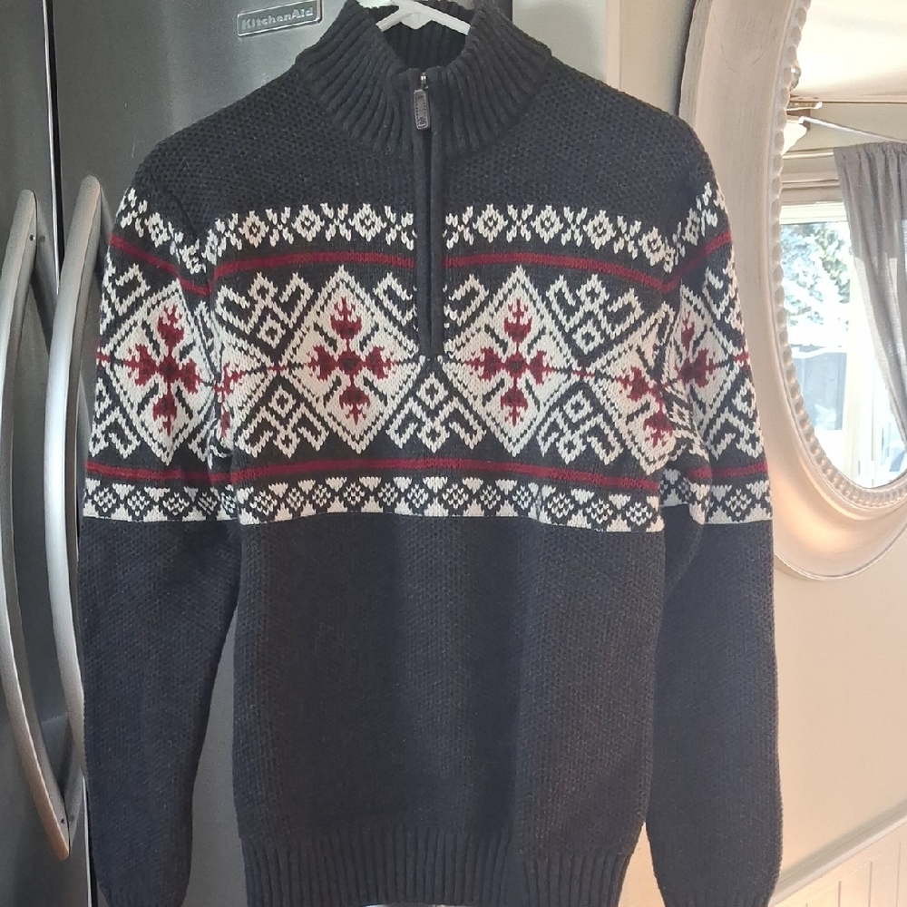 Izod Gray and White Zip-Up Sweater with Red Accents